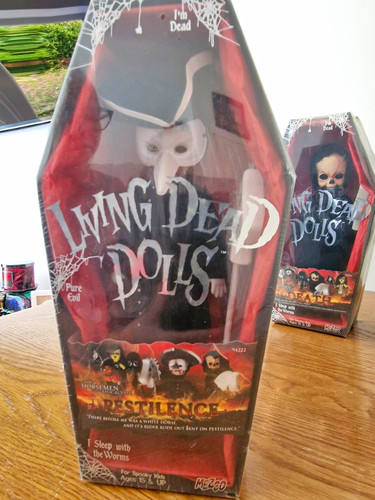 Mezco living dead - mezco, dolls