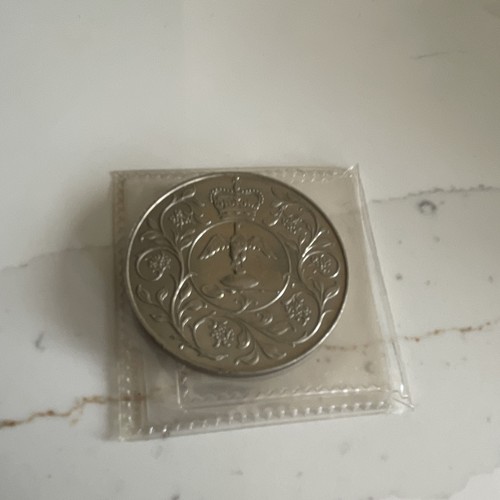 Elizabeth crown coin - coin, 1977