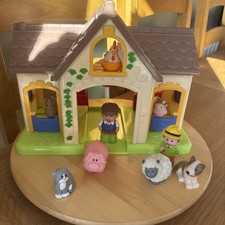 ELC Happyland Farm Barn Play