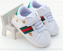 Newborn baby boy girl - boy,