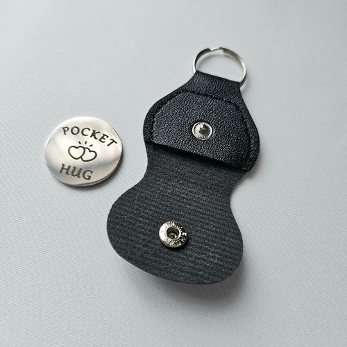 Pocket hug coin keyring - hug,