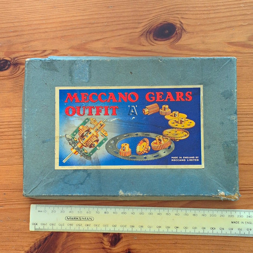 Meccano vintage gears outfit - outfit, a
