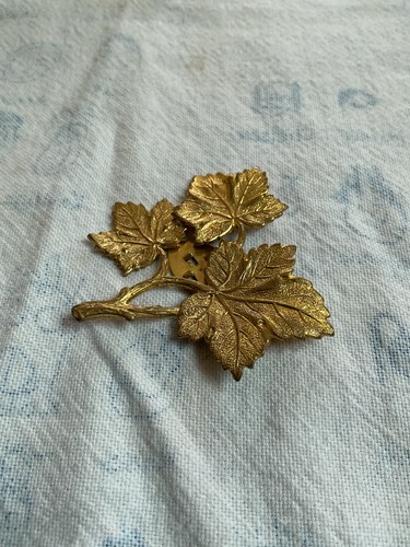 Vintage leaf scarf fastener - ,