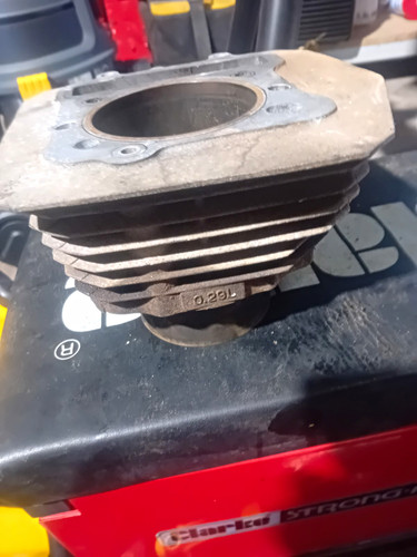 Klf300 cylinder block - cylinder,