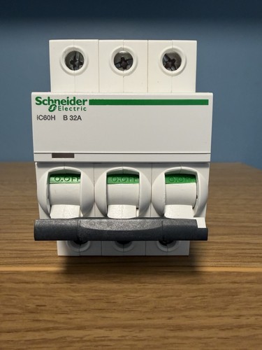 Schneider amp curve 10ka - schneider, 32