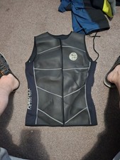 Two Bare Feet Sleeveless