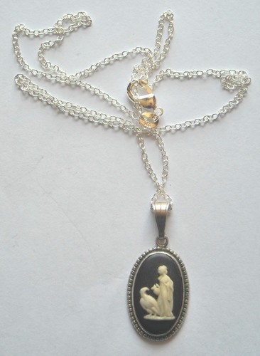 Wedgwood pendant chain set - ,