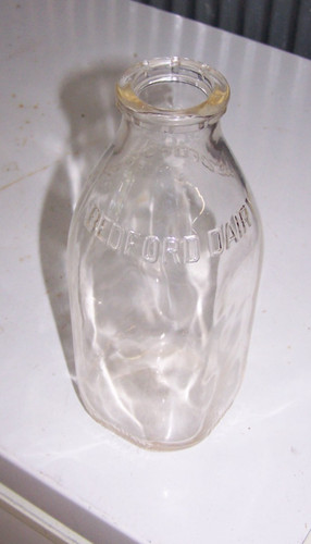 Vintage bedford dairy quart - bedford,