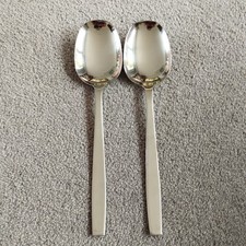 VINERS CHELSEA 2 SERVING SPOONS STAINLESS STEEL SHEFFIELD 22cm great condition 
