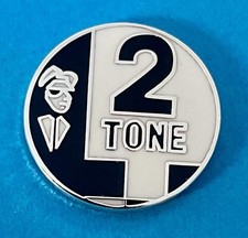 SKA REGGAE SKINHEAD BADGE - SKA  2 TWO TONE - 20MM DIA