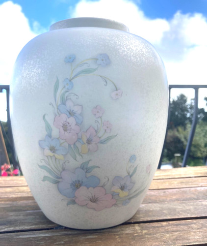 Poole pottery calypso creamy - poole,