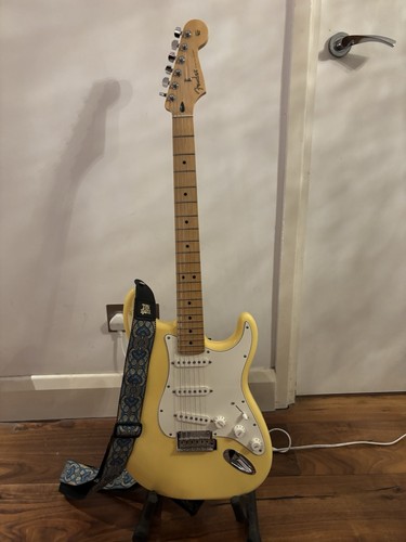 Fender mexican stratocaster - fender,