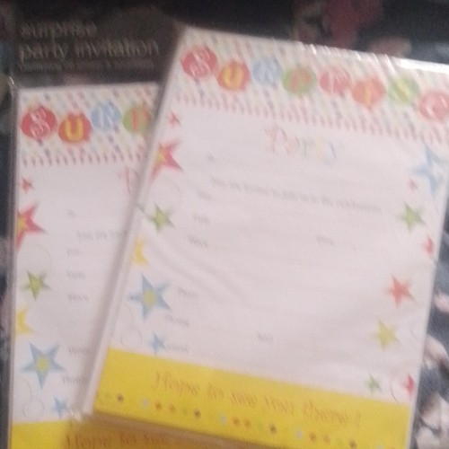 Packs surprise party invites - surprise,