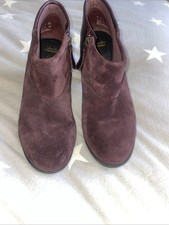 Clarks Size 7 Leather & Suede