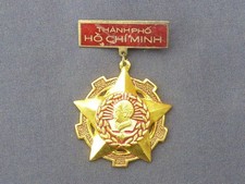 VIETNAM STAR TYPE HO CHI MINH MEDAL