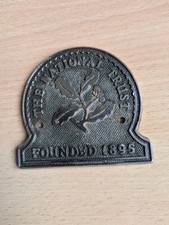 VINTAGE NATIONAL TRUST CAR BADGE