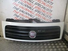 FIAT SCUDO 07-12 FRONT BUMPER GRILL + TRIM WHITE 1497652077 *CRACK ON BADGE*
