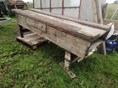 Vintage wooden work bench - work,