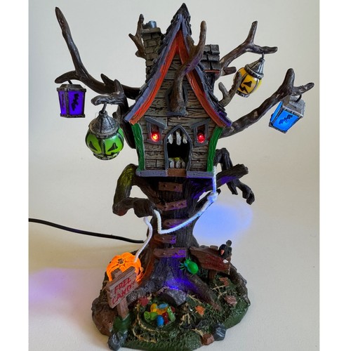 Lemax spooky town - town, hungry