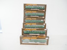 Mainline OO Gauge BR Green Mk1 Coaches x 6