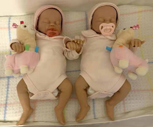 Twin reborn baby girls - ,
