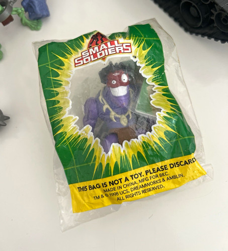 Small soldiers 1998 burger - soldiers,