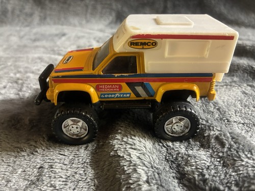 Vintage 1987 remco 4x4 yellow - 1987,