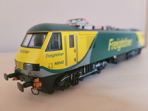 Bachmann class locomotive - 90,