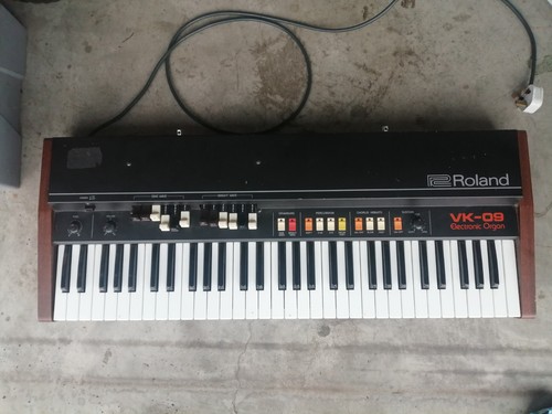 Roland electronic organ - vk,