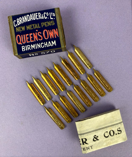 Vintage box dip - of, pen