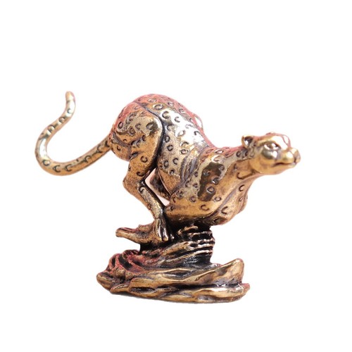 Sprinting brass cheetah - sprinting,