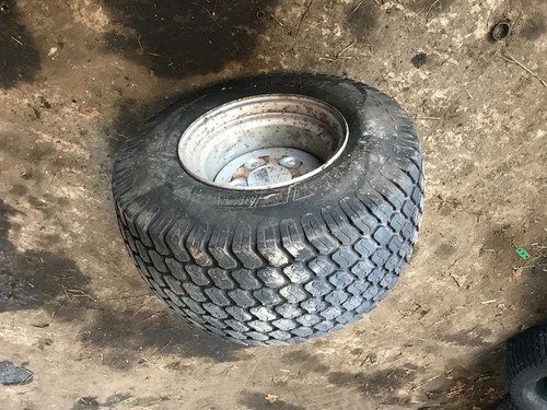 Front stud wheel - front,