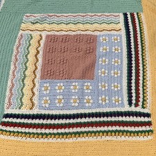 Crochet Blanket With Daisy’s