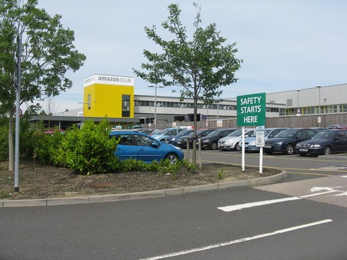 Photo amazon warehouse - a3,