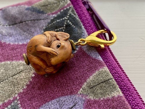 Carved wooden mouse - carved, zipper