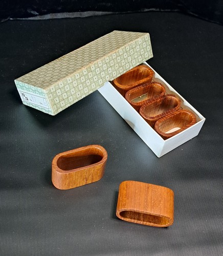Vintage teak napkin - teak, ring