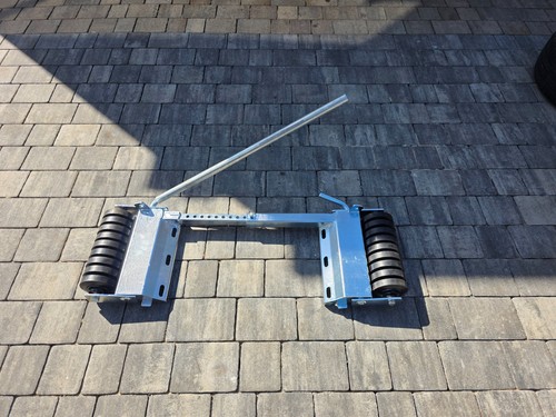 Tow trolley maneuvering aid