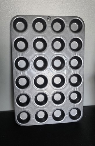 Pampered chef mini muffin - chef,