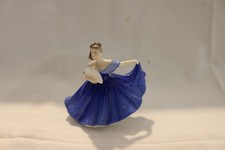 Royal Doulton HN3214 'Elaine'