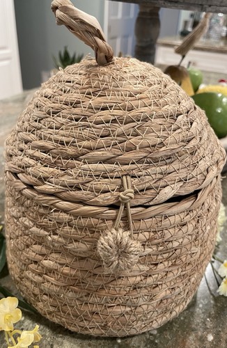 Bee skep style hand woven - hand,