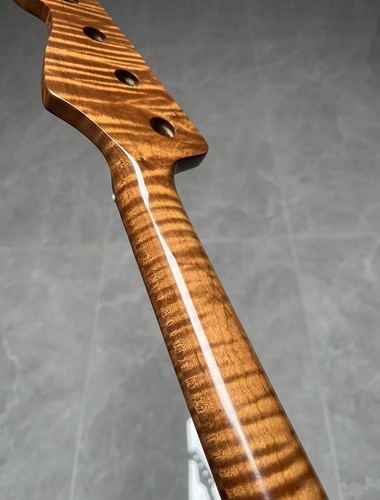 New aaaaa 20frets - new, gloss