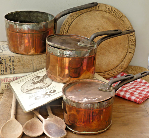Job lot copper saucepans - lot,