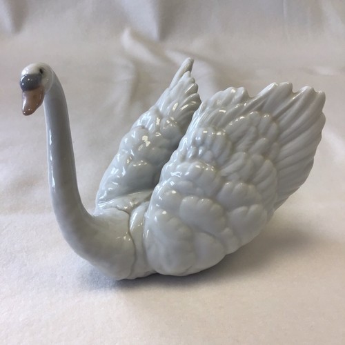 Lladro 6175 swan decorative - lladro,
