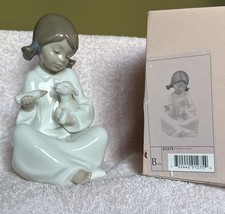 Nao By Lladro Figurine - Girl