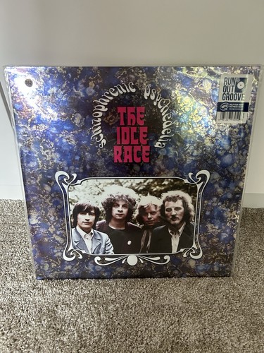 The idle race - race, schizophrenic