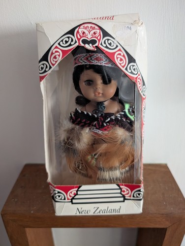 Vintage new zealand - zealand, māori