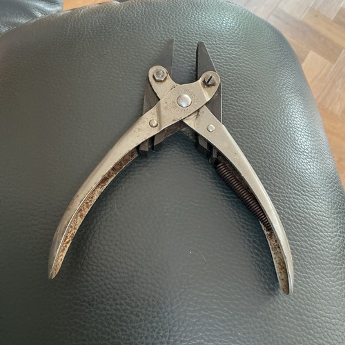 Maun industries parallel jaw