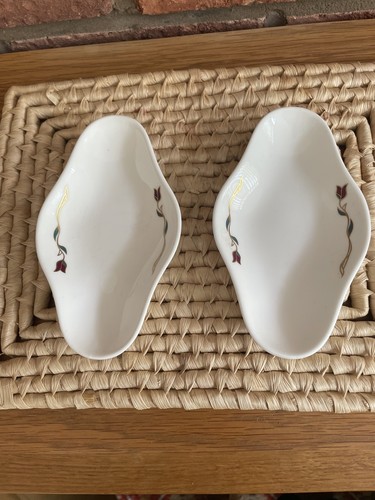 Wedgwood pair gold metallised - pair,
