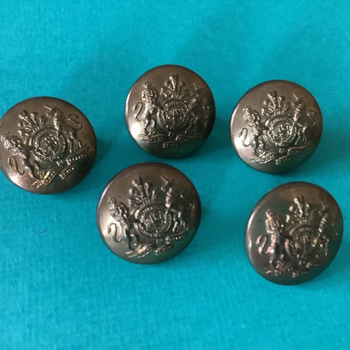 Five brass buttons crown - no,