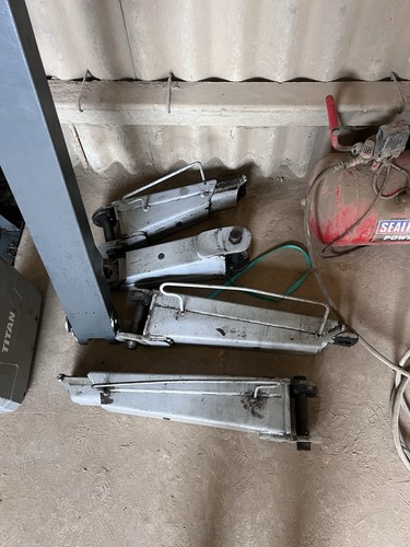 Ravaglioli hydraulic post - ravaglioli,